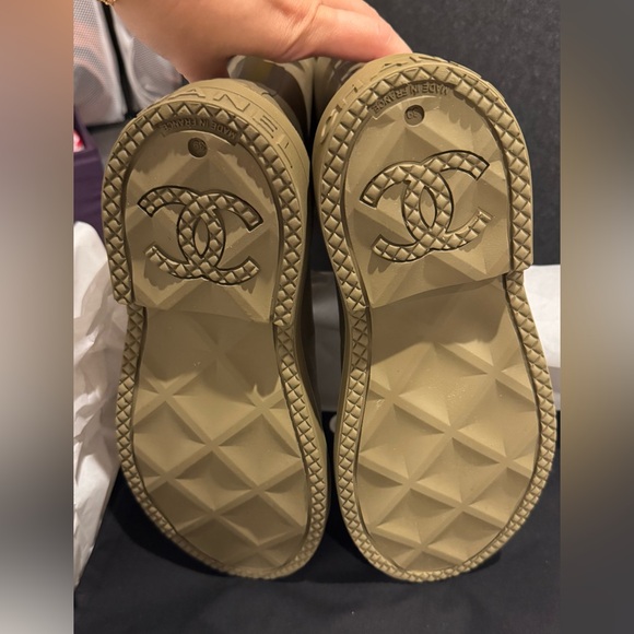 CHANEL Caoutchouk CC High Boots Size 39 Dark Beige - Picture 7 of 12